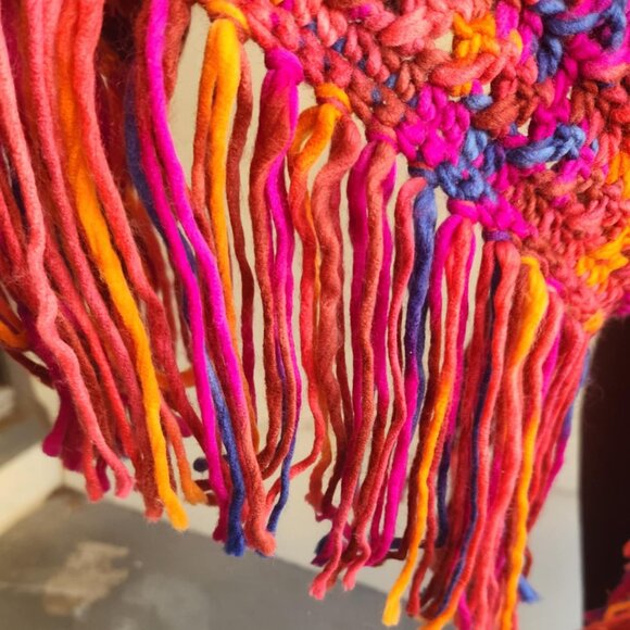 Shawl - blanket style / handmade/ knitted/ crochet - Picture 3 of 7